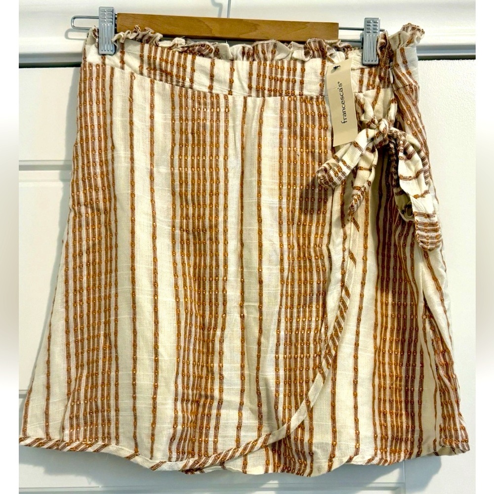 New Francesca’s Wrap Skirt Size Small White Orange
